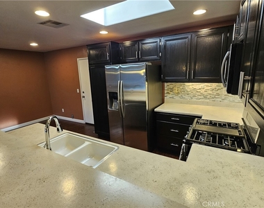525 Cedar View - Photo Thumbnail 6