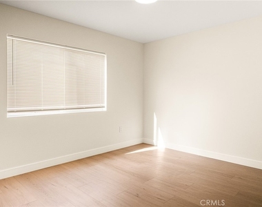 11920 Laurel - Photo Thumbnail 13