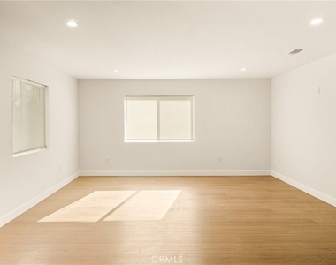 11920 Laurel - Photo Thumbnail 11