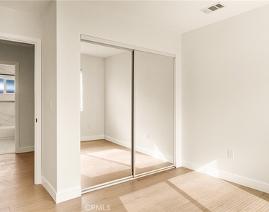 11920 Laurel - Photo Thumbnail 12