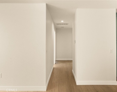 11920 Laurel - Photo Thumbnail 8