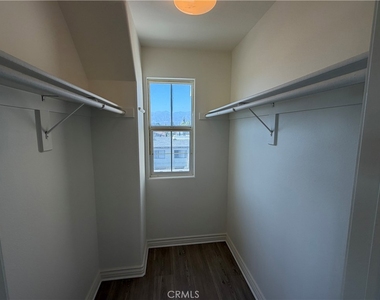 1927 Strathmore Avenue - Photo Thumbnail 19