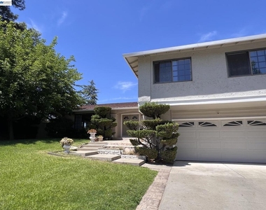 212 Mountaire Cir - Photo Thumbnail 2