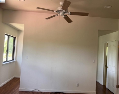 212 Mountaire Cir - Photo Thumbnail 12