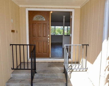 9127 Tangerine St - Photo Thumbnail 2