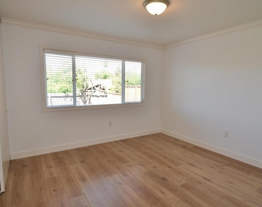 9127 Tangerine St - Photo Thumbnail 7