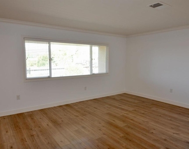 9127 Tangerine St - Photo Thumbnail 9