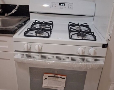 3857 Mont Clair Street - Photo Thumbnail 4