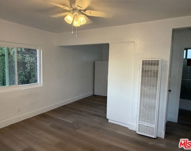 3857 Mont Clair Street - Photo Thumbnail 9
