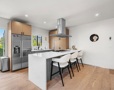 838 N Mansfield Avenue - Photo Thumbnail 10
