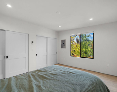 838 N Mansfield Avenue - Photo Thumbnail 23