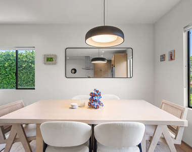 838 N Mansfield Avenue - Photo Thumbnail 7