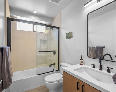838 N Mansfield Avenue - Photo Thumbnail 19