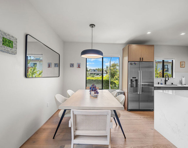 838 N Mansfield Avenue - Photo Thumbnail 6