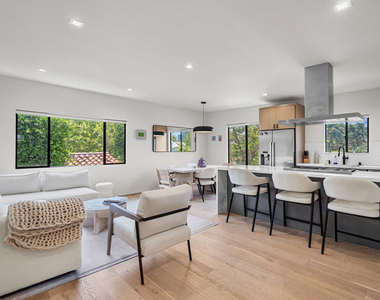 838 N Mansfield Avenue - Photo Thumbnail 9
