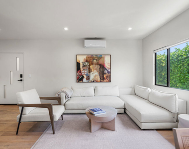 838 N Mansfield Avenue - Photo Thumbnail 5