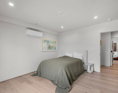 838 N Mansfield Avenue - Photo Thumbnail 21