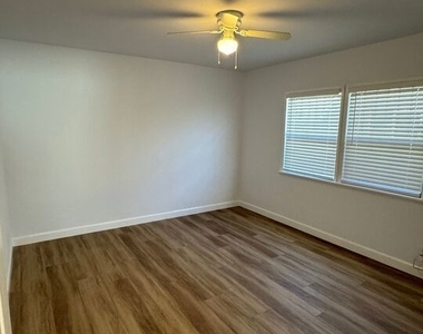 2601 Obama Boulevard - Photo Thumbnail 11