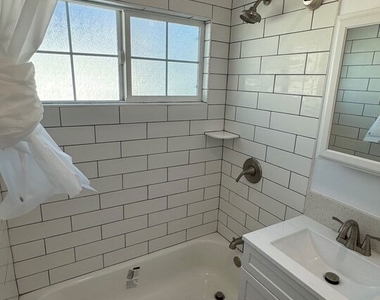 2601 Obama Boulevard - Photo Thumbnail 10