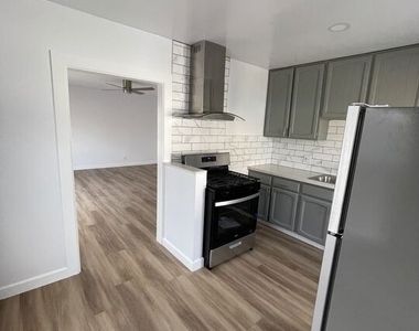 2601 Obama Boulevard - Photo Thumbnail 4