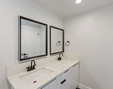 1724 Menlo Avenue - Photo Thumbnail 6