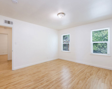 1561 Hazelwood Avenue - Photo Thumbnail 7