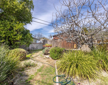 1561 Hazelwood Avenue - Photo Thumbnail 13