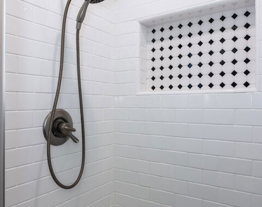 1561 Hazelwood Avenue - Photo Thumbnail 11