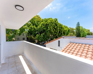 929 N Stanley Avenue - Photo Thumbnail 16