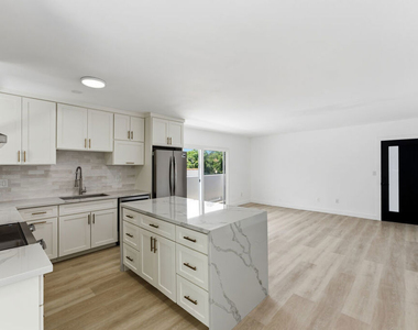 929 N Stanley Avenue - Photo Thumbnail 1