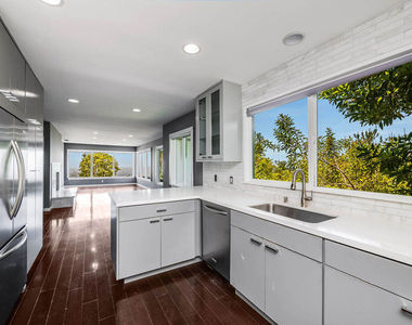1438 Davies Drive - Photo Thumbnail 6