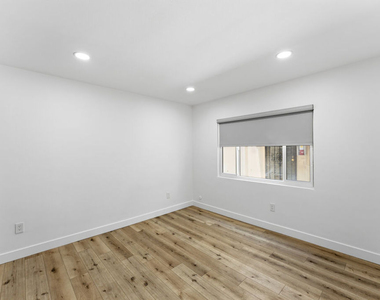 929 N Stanley Avenue - Photo Thumbnail 14