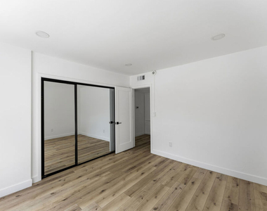 929 N Stanley Avenue - Photo Thumbnail 13