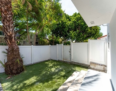 929 N Stanley Avenue - Photo Thumbnail 17