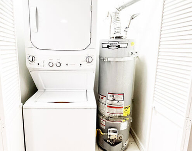 2637 S Manhattan Place - Photo Thumbnail 21