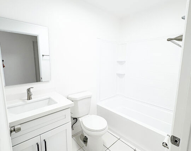 2637 S Manhattan Place - Photo Thumbnail 11