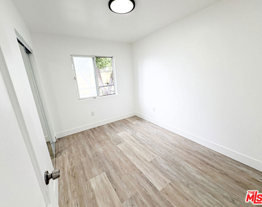 2637 S Manhattan Place - Photo Thumbnail 20