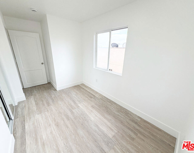 2637 S Manhattan Place - Photo Thumbnail 19