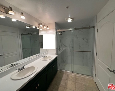 629 Traction Avenue - Photo Thumbnail 16