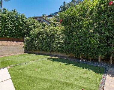 1528 Rising Glen Road - Photo Thumbnail 16