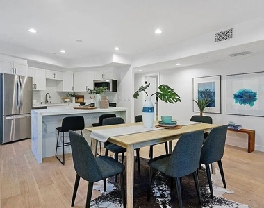 842 11th St - Photo Thumbnail 5