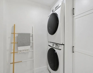 842 11th St - Photo Thumbnail 21