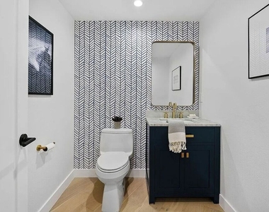 842 11th St - Photo Thumbnail 23