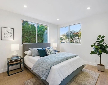 842 11th St - Photo Thumbnail 17