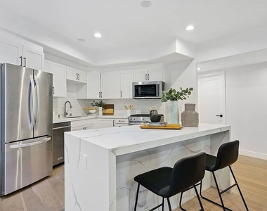 842 11th St - Photo Thumbnail 1