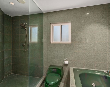 3023 Berkeley Avenue - Photo Thumbnail 32
