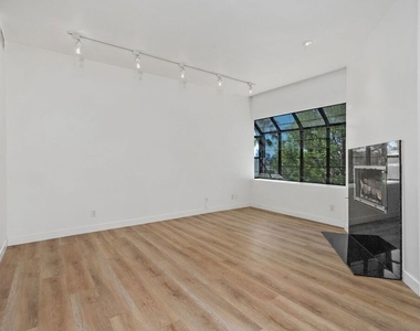 3023 Berkeley Avenue - Photo Thumbnail 7