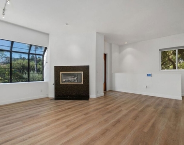 3023 Berkeley Avenue - Photo Thumbnail 6