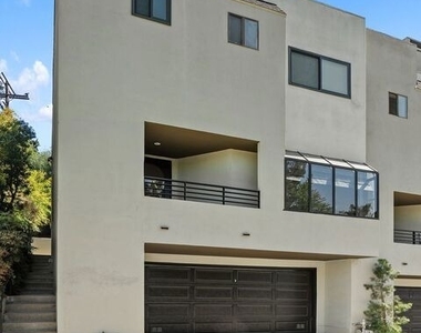 3023 Berkeley Avenue - Photo Thumbnail 4