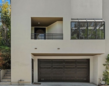 3023 Berkeley Avenue - Photo Thumbnail 3